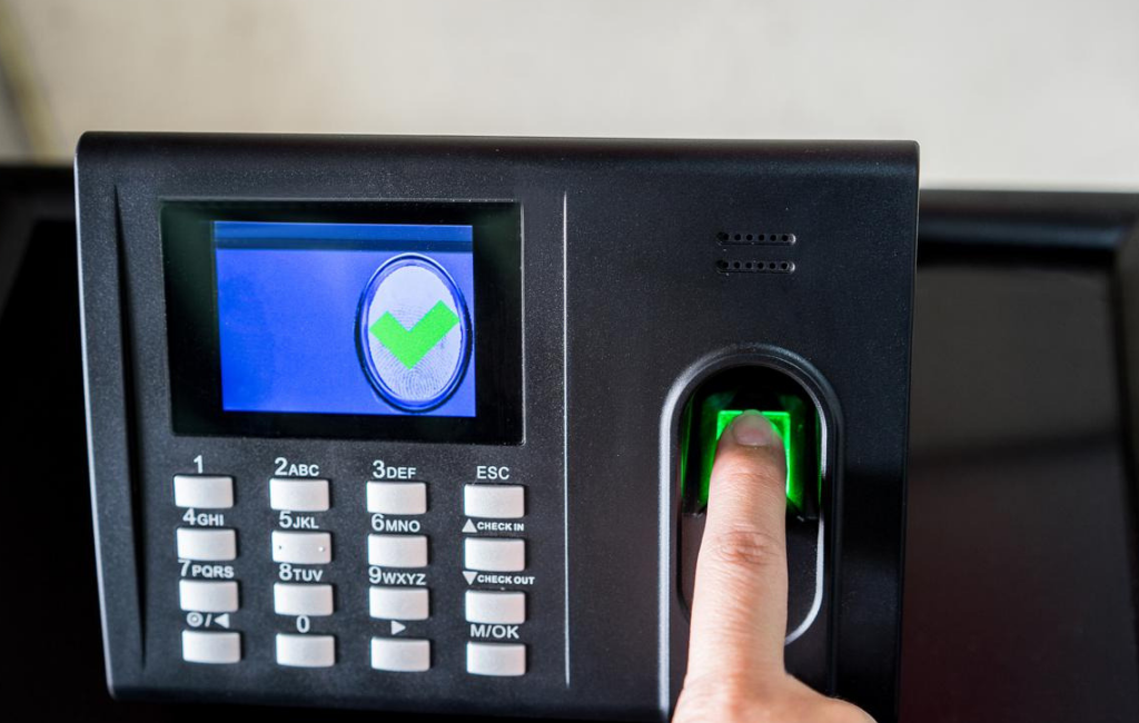 ≡ Biometrie - Biometrics - Empreintes digitales